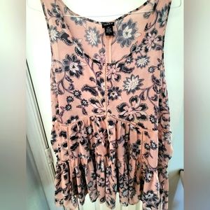 Top by Torrid, size 2 (plus)